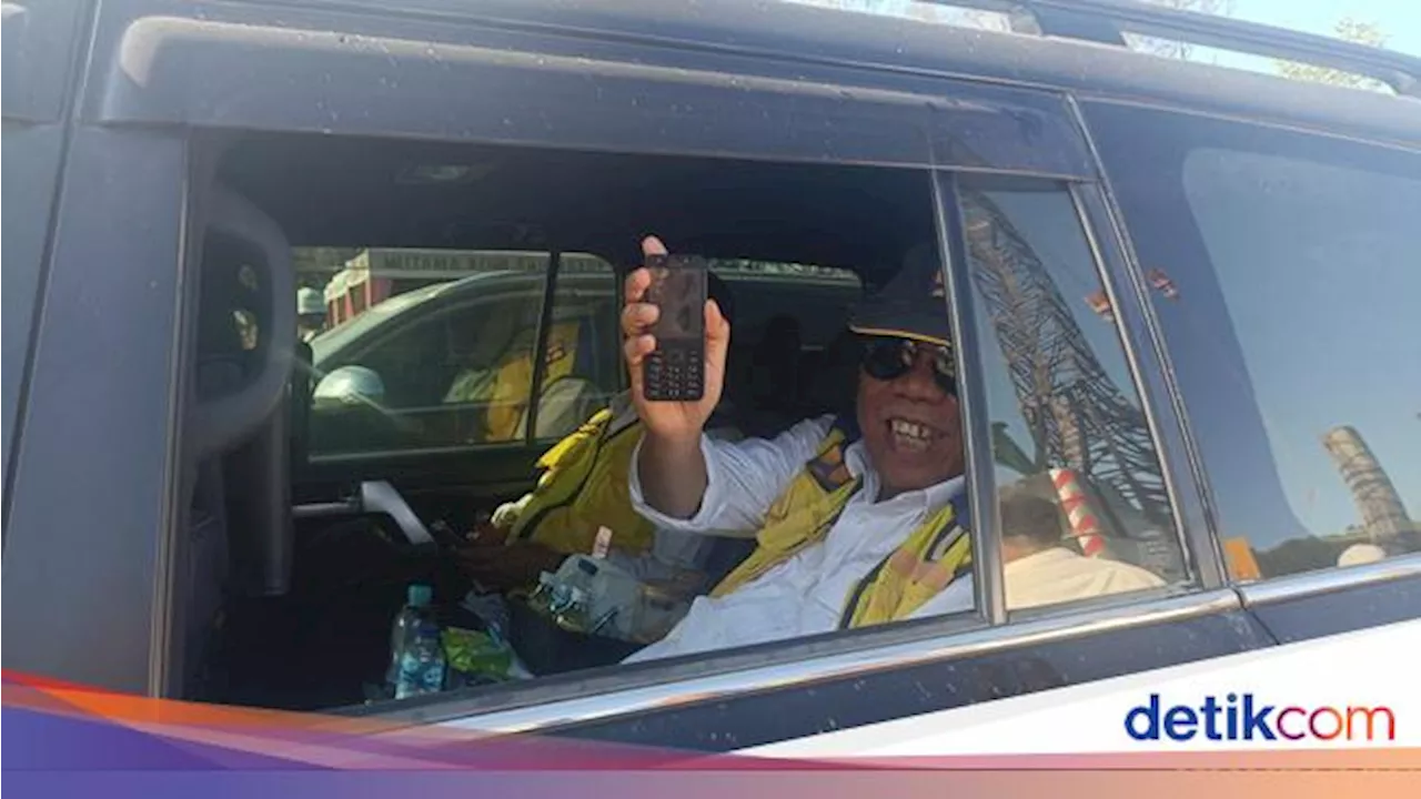 Menteri Jokowi Ini Betah Pakai HP Jadul, Nih Wujudnya