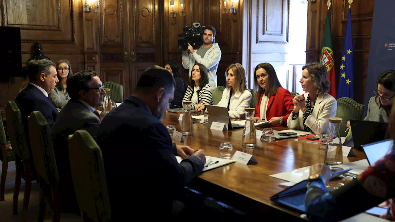 Ministra da Justiça desmarca reunião com guardas prisionais