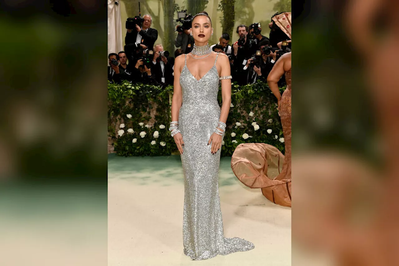 Ирина Шейк снялась на Met Gala в платье из 84 тысяч кристаллов