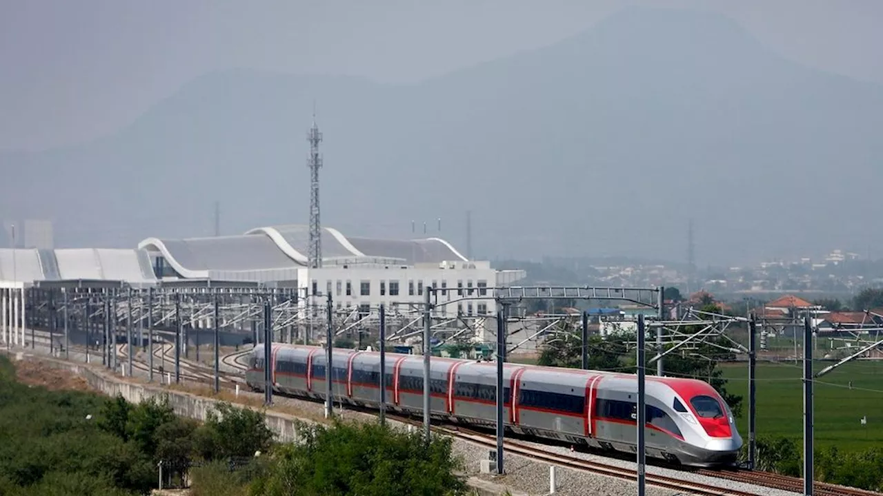 Kereta Cepat Jakarta-Surabaya Berpeluang Berlanjut dari Bandung