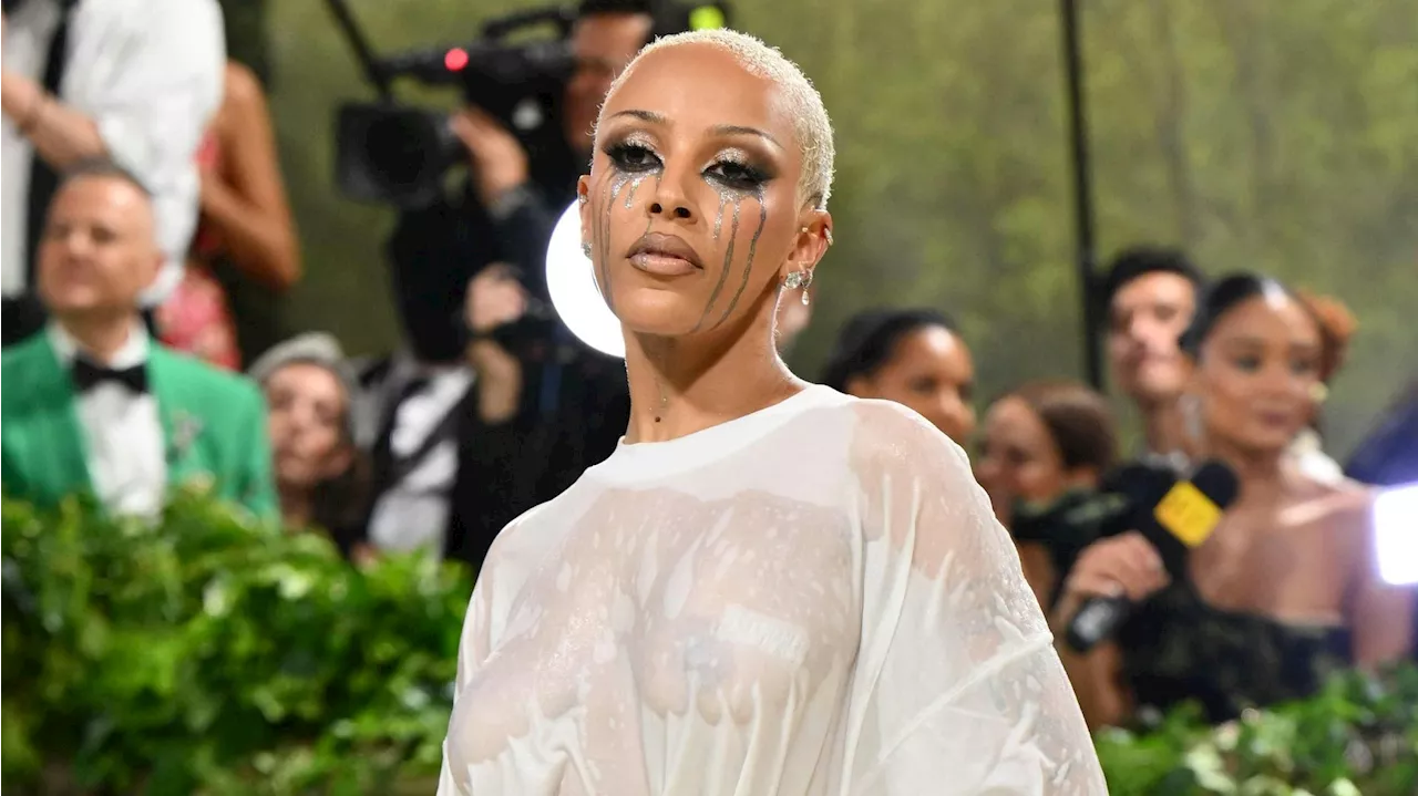 Darum kam Doja Cat verheult zur Met Gala