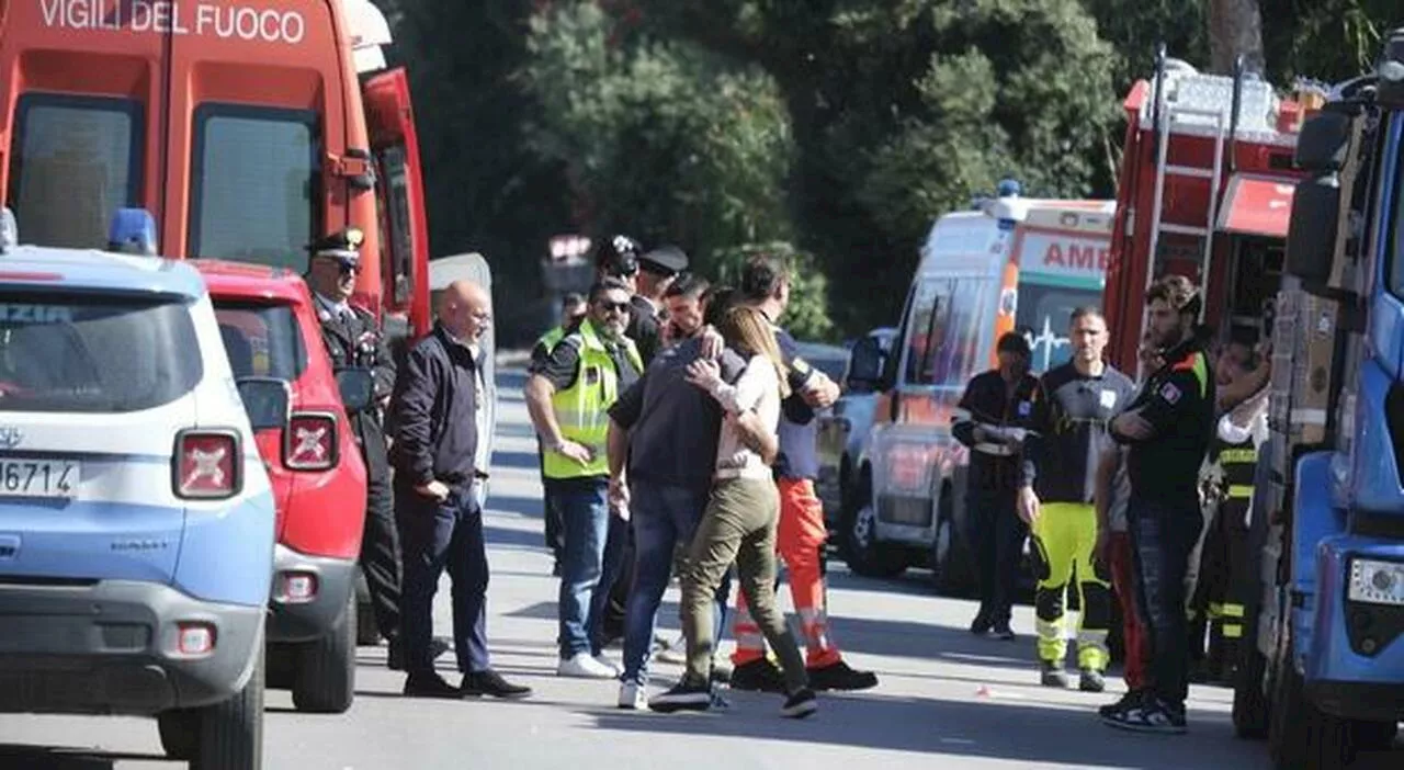 Casteldaccia, la rabbia dei parenti degli operai: «Non avrebbero dovuto scendere nella fogna»