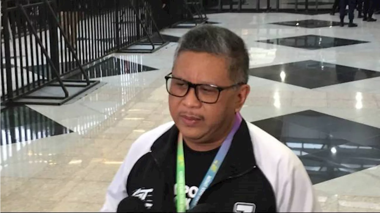 Hasto Sebut Sikap Ganjar yang Jadi Oposisi Prabowo-Gibran Sejalan dengan PDIP