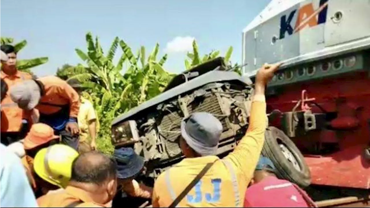 Kereta Pandalungan Tabrak Mobil di Pasuruan, Perjalanan KA Logawa Jember-Purwokerto Terganggu