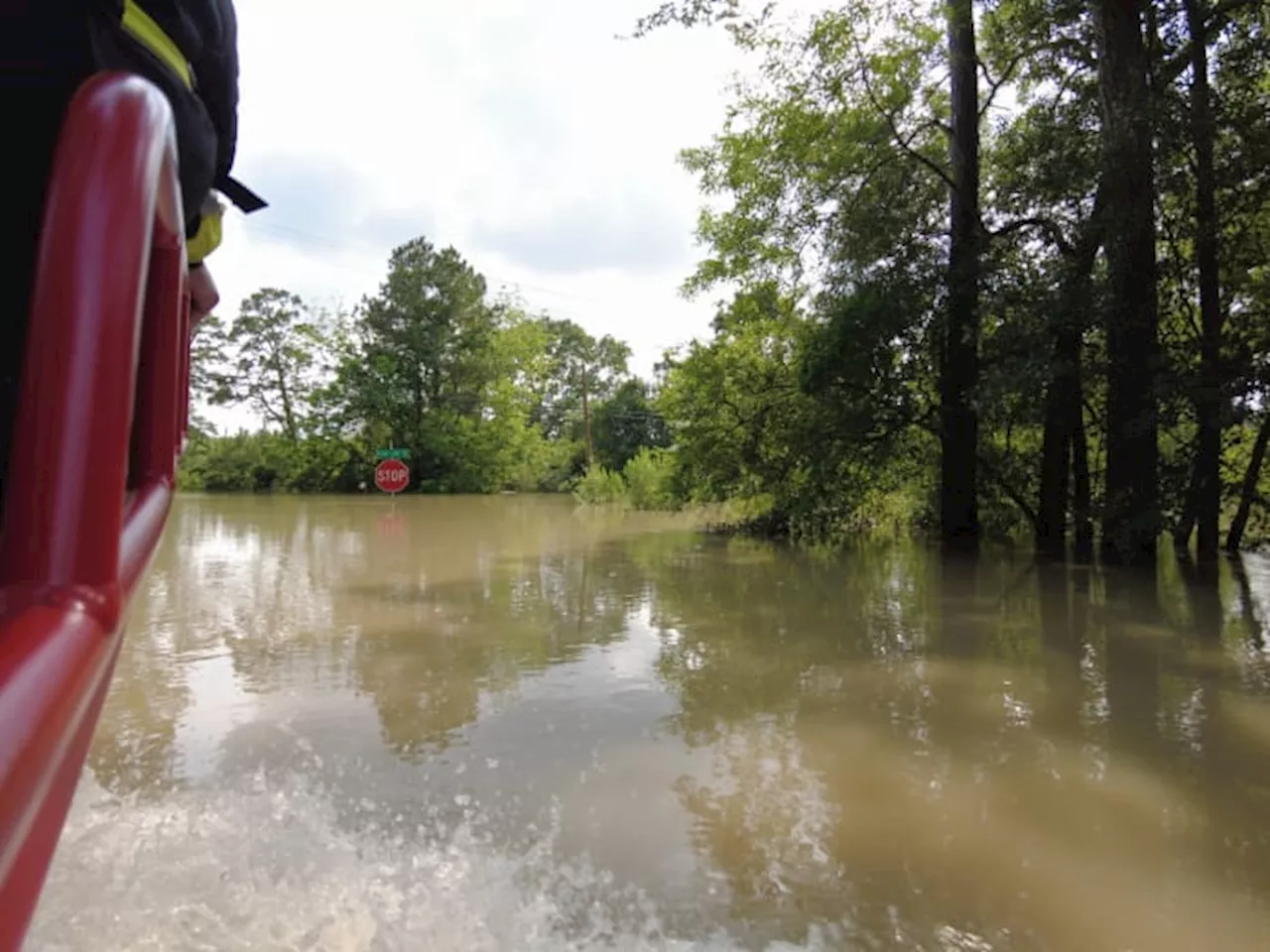 WATCH FULL VIDEO: Woman rescued from flood waters after ignoring Houston Firefighters warning