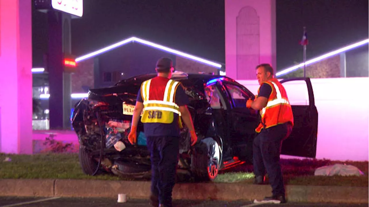 2 children hospitalized, 1 driver arrested after crash on Loop 410, police say