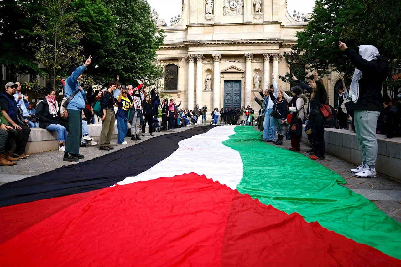 Guerre à Gaza : la police évacue les manifestants propalestiniens de la Sorbonne