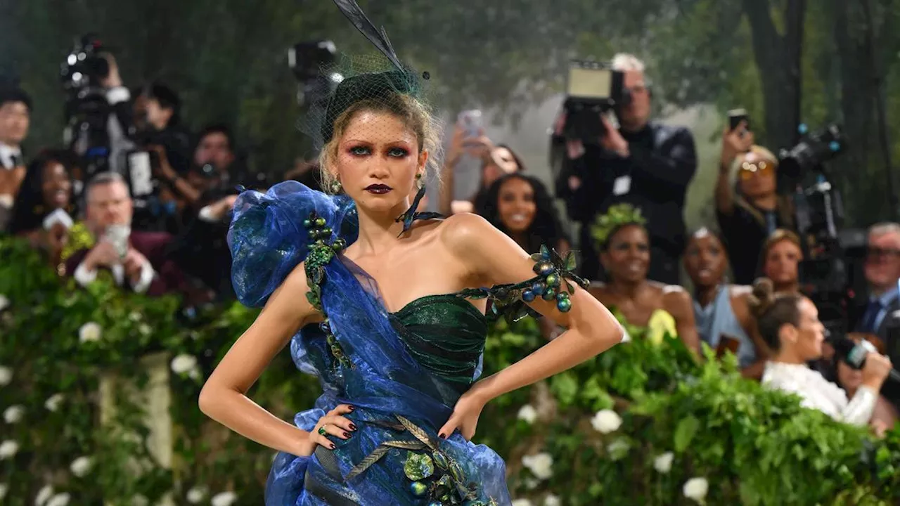 Met Gala 2024: Zendaya Curi Perhatian dengan Dua Tampilan yang Tidak Terduga