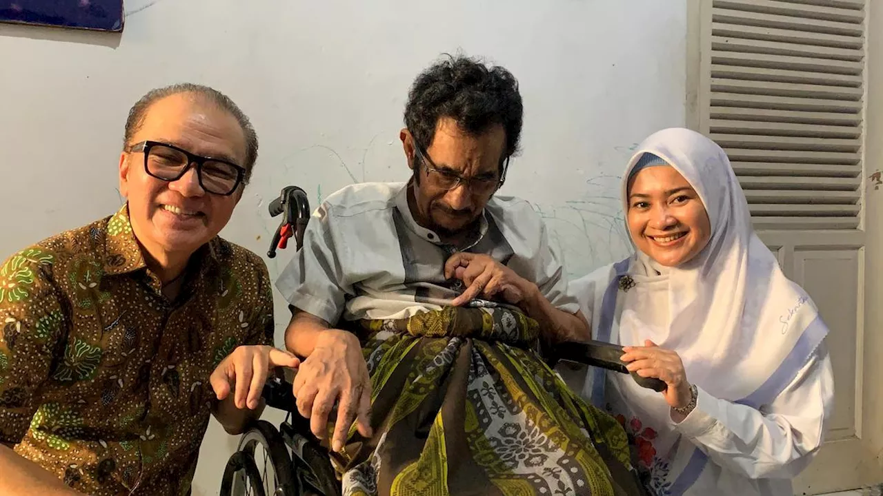 Tantowi Yahya Jenguk Pedangdut Legendaris Hamdan ATT Bareng Ikke Nurjanah, Donasikan Hasil Lelang Lukisan untuk Pengobatan