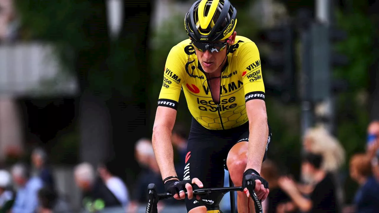 Wéér tegenslag voor Gesink: Visma-renner verlaat Giro met gebroken hand