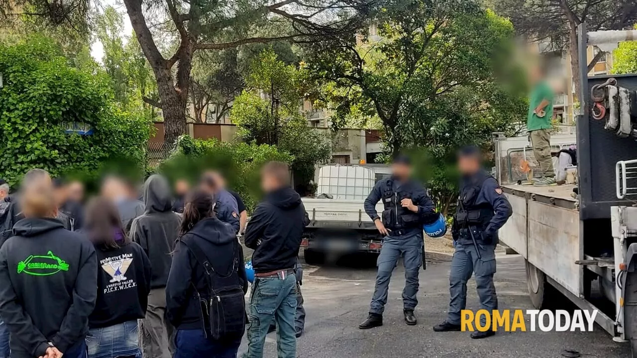 Sgomberato il 'Centro sociale Torre Maura occupata'. Polizia nello squat degli anarchici