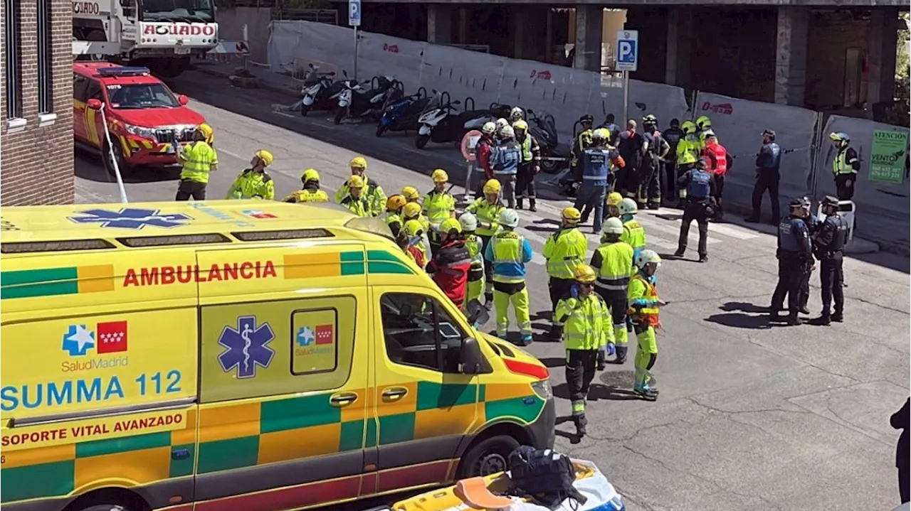 Mueren dos trabajadores tras desplomarse el forjado de un edificio en rehabilitación en Madrid