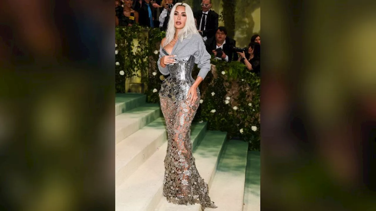 Kim Kardashian bei der Met Gala: Im Korsettkleid zeigt sie XXS-Taille