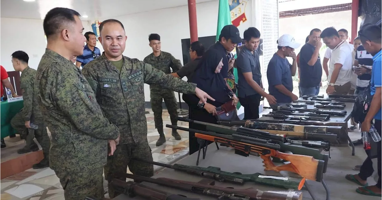 Tag-as nga mga kalibre sa armas, gisurender sa mga sibilyan sa SK