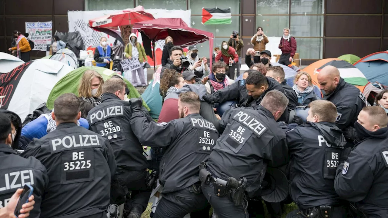 Pro-Palästina-Protest an der FU Berlin: Polizei geht gegen Besetzer vor