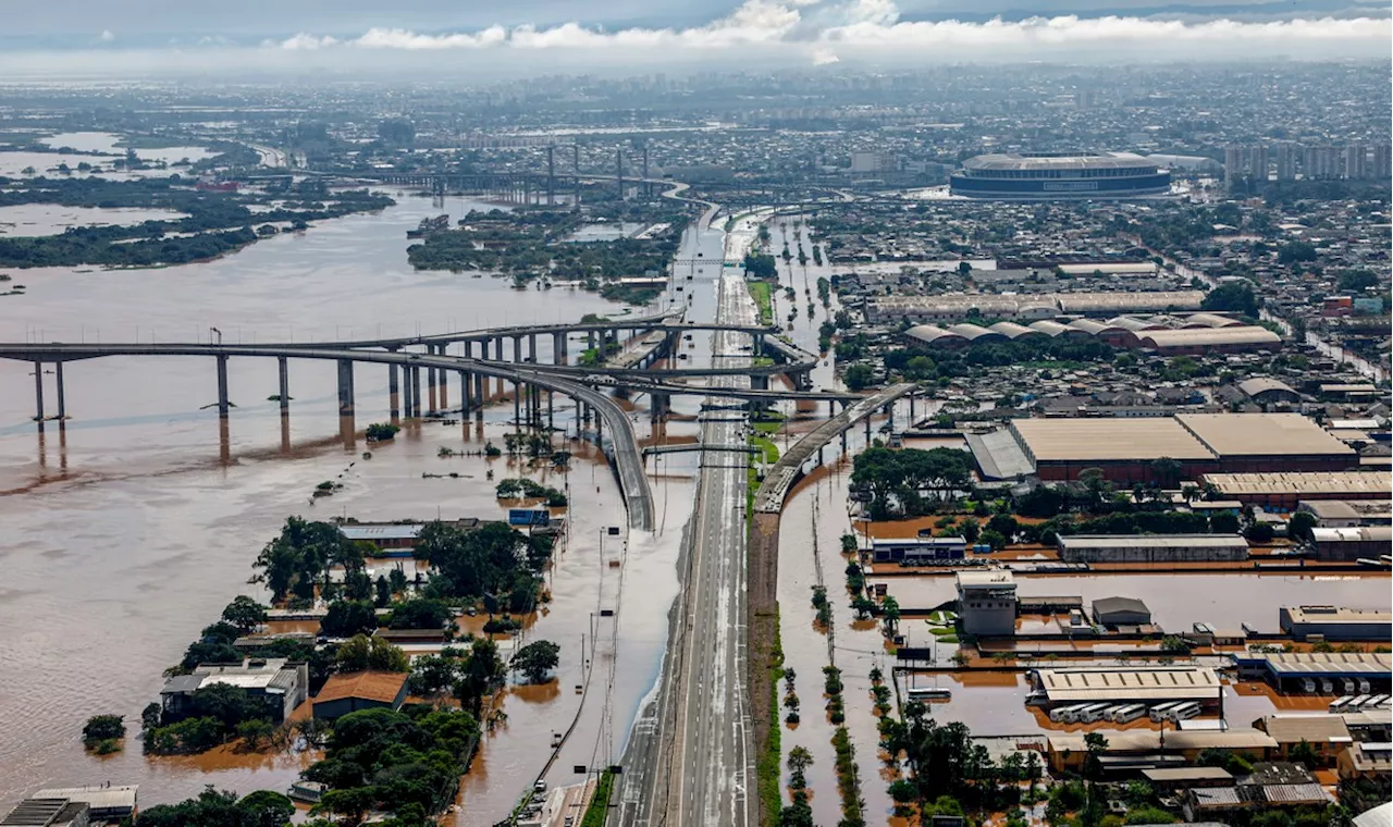 Rio Grande do Sul ainda tem 41 rodovias com bloqueios; governo federal estuda ampliar malha aérea