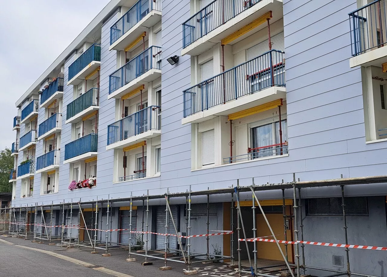 Loire-Atlantique : 'risque imminent de chute', 54 habitants d'un immeuble privés de balcon