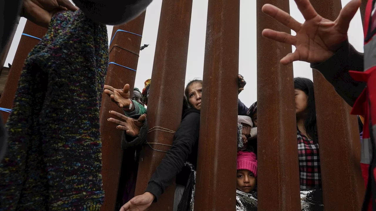 One Extraordinary Photo: AP photographer’s Pulitzer Prize-winning photo at the U.S.-Mexico border