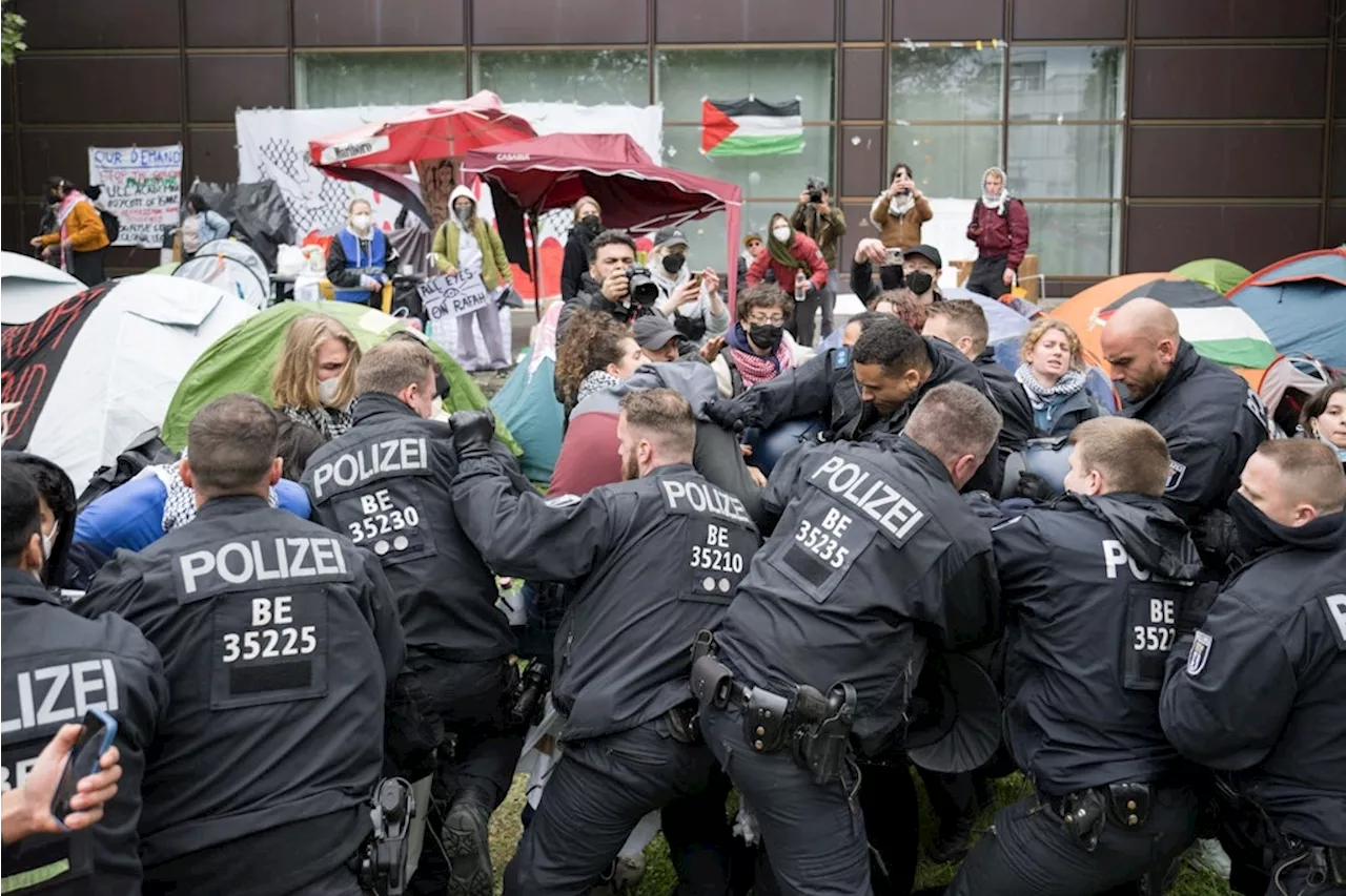 Palästina-Protest in Berlin: Lehrende kritisieren FU-Präsident Günter Ziegler wegen Polizeieinsatz