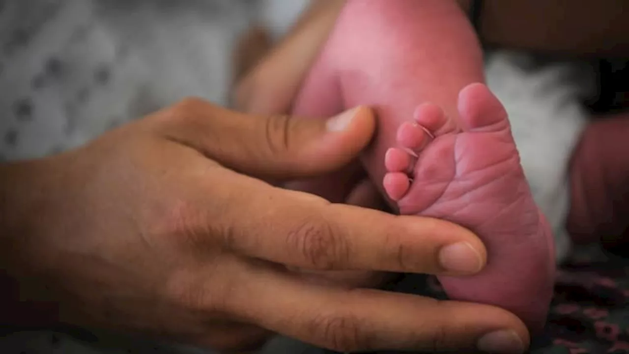 Réforme du congé parental: Emmanuel Macron dévoile la rémunération du futur congé de naissance