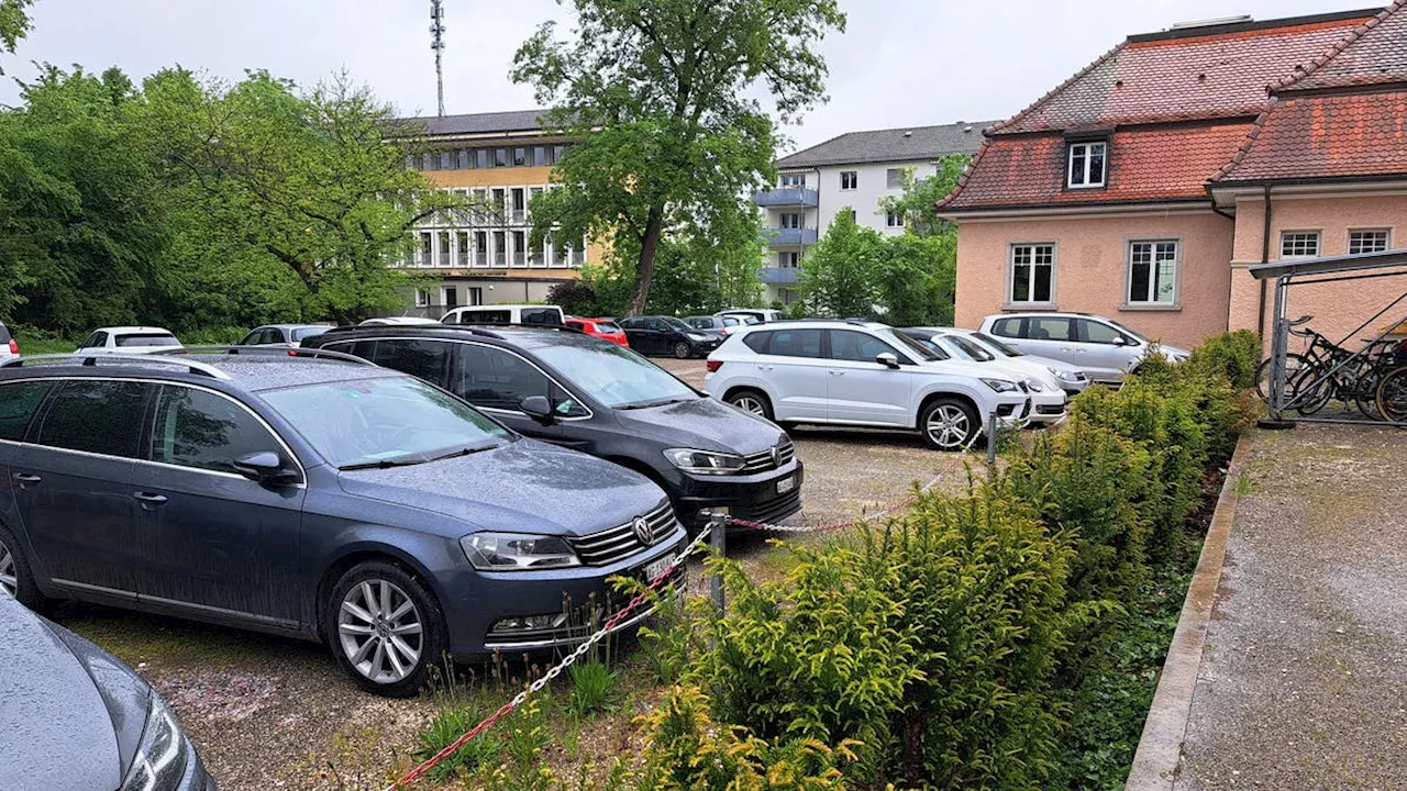 Lehrpersonen und Stadtangestellte sollen für Parkplatz im Simmengut neu eine Gebühr zahlen