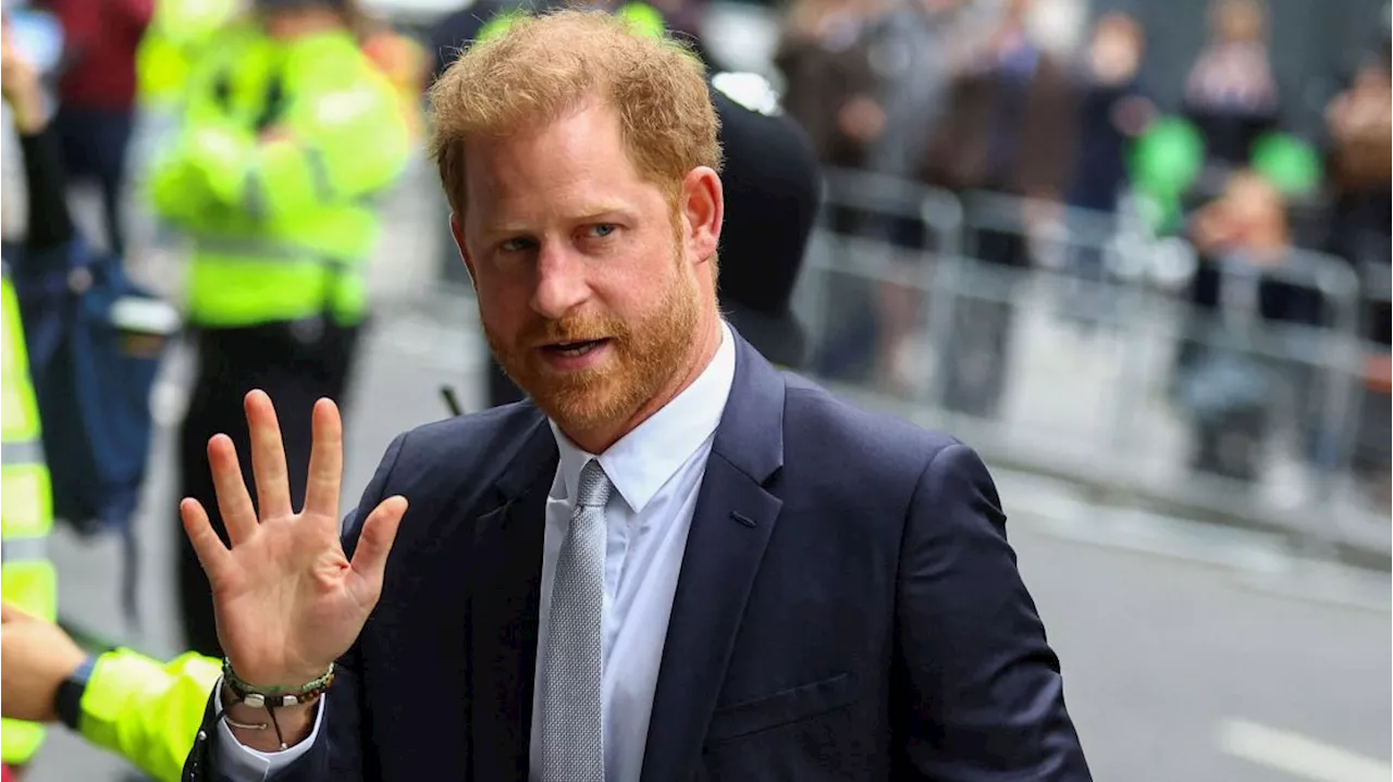 Príncipe Harry volta ao Reino Unido para eventos, mas não encontrará Charles