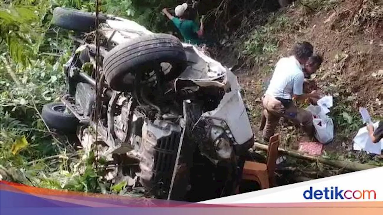 Pajero Putih Terjun ke Jurang di Cianjur, Sopir Tewas