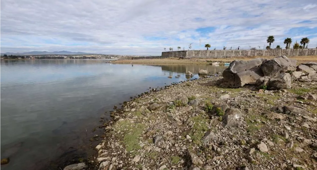 Extraen más agua para el Cutzamala de presa en Michoacán