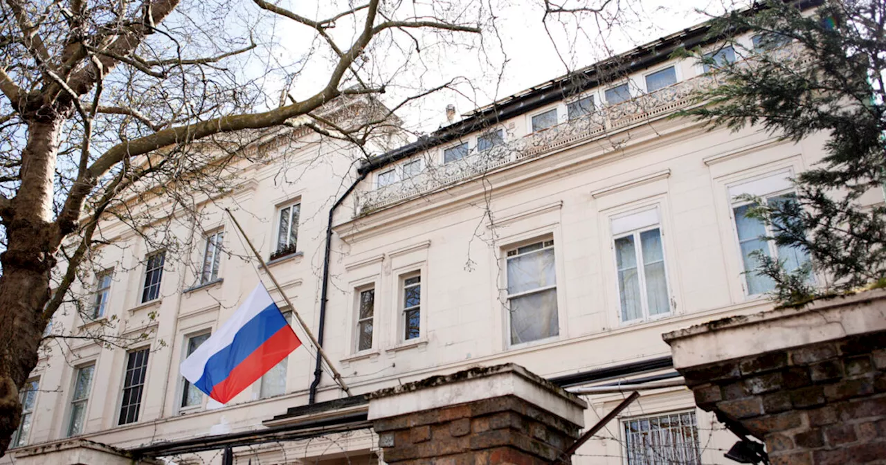 Espulso l’addetto militare dell’ambasciata russa a Londra: “È una spia…