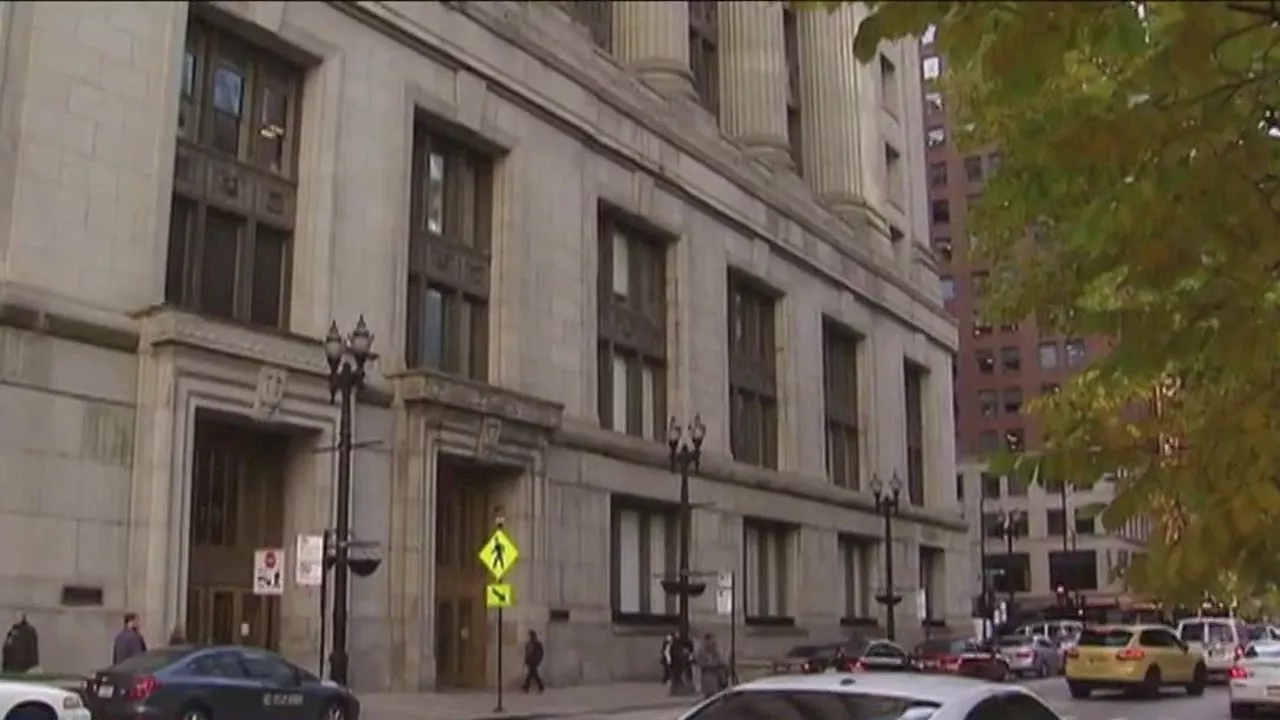 City Council committee tries again to silence anti-abortion protesters outside West Loop clinic