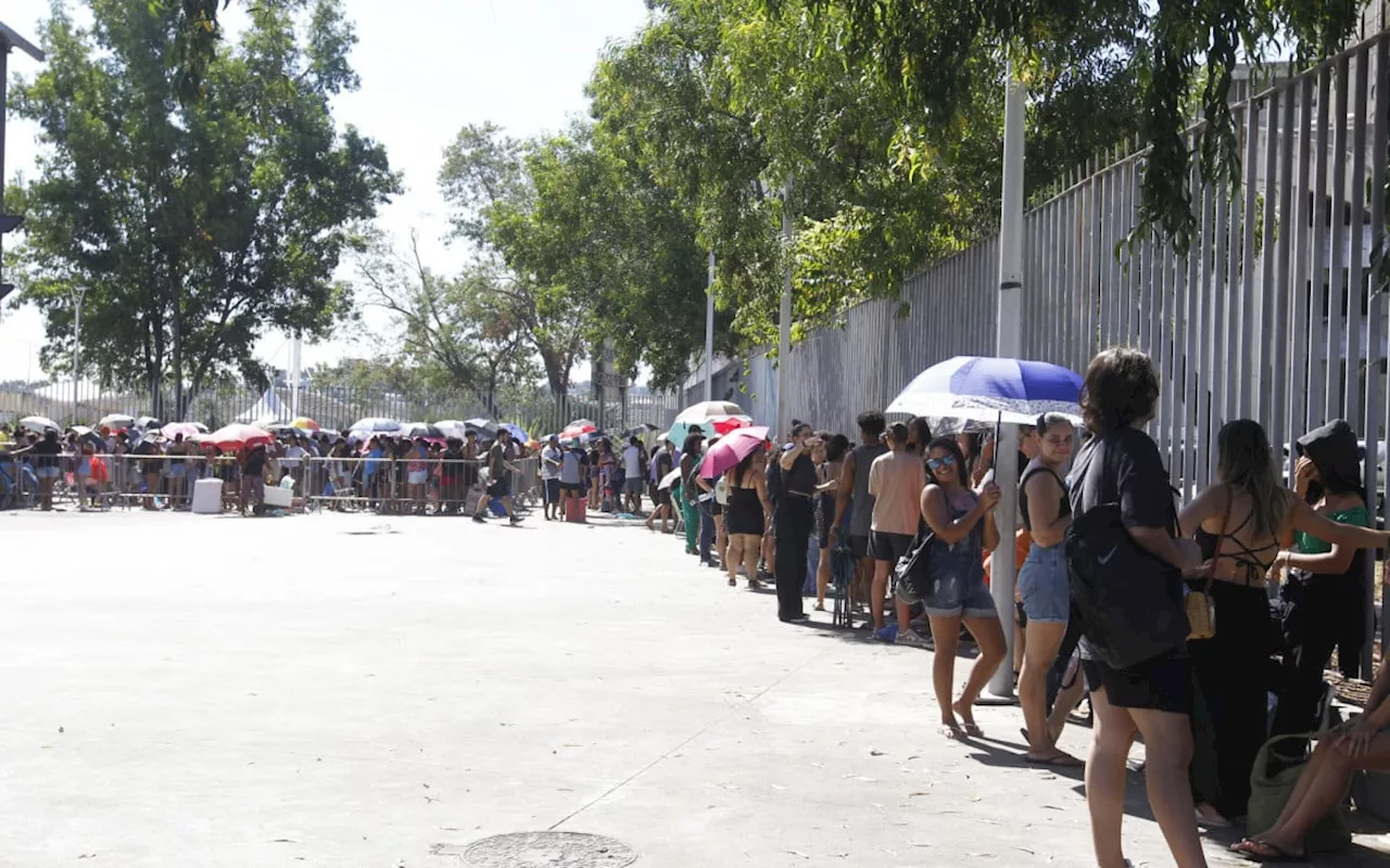 Fãs enfrentam fila de mais de 14 horas para comprar ingressos para show de Bruno Mars