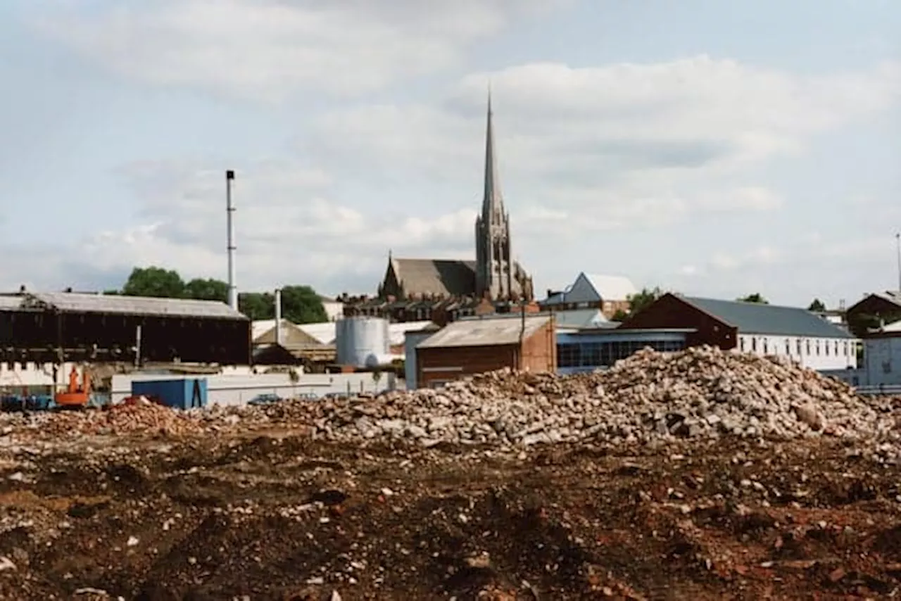 15 historic retro pictures of the old Preston BAE factory on Strand Road being demolished