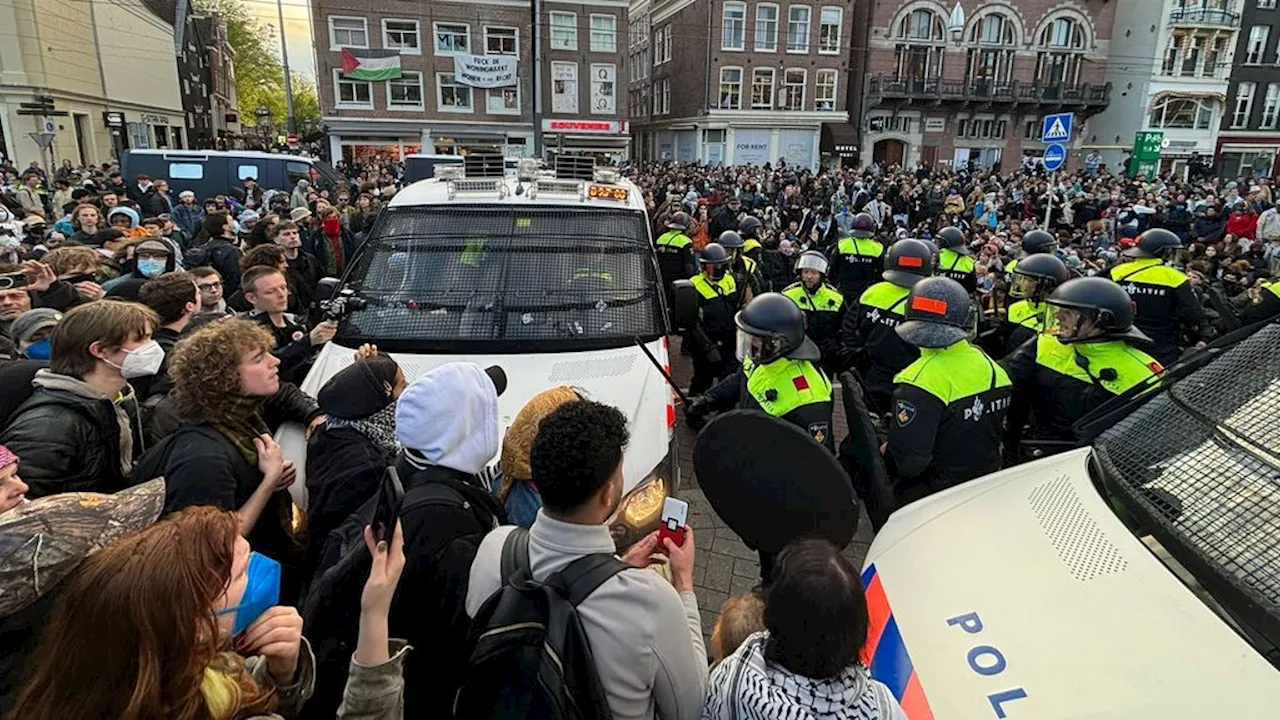 Politie grijpt in bij nieuw protest op Rokin • Ook universiteitsgebouw Utrecht bezet