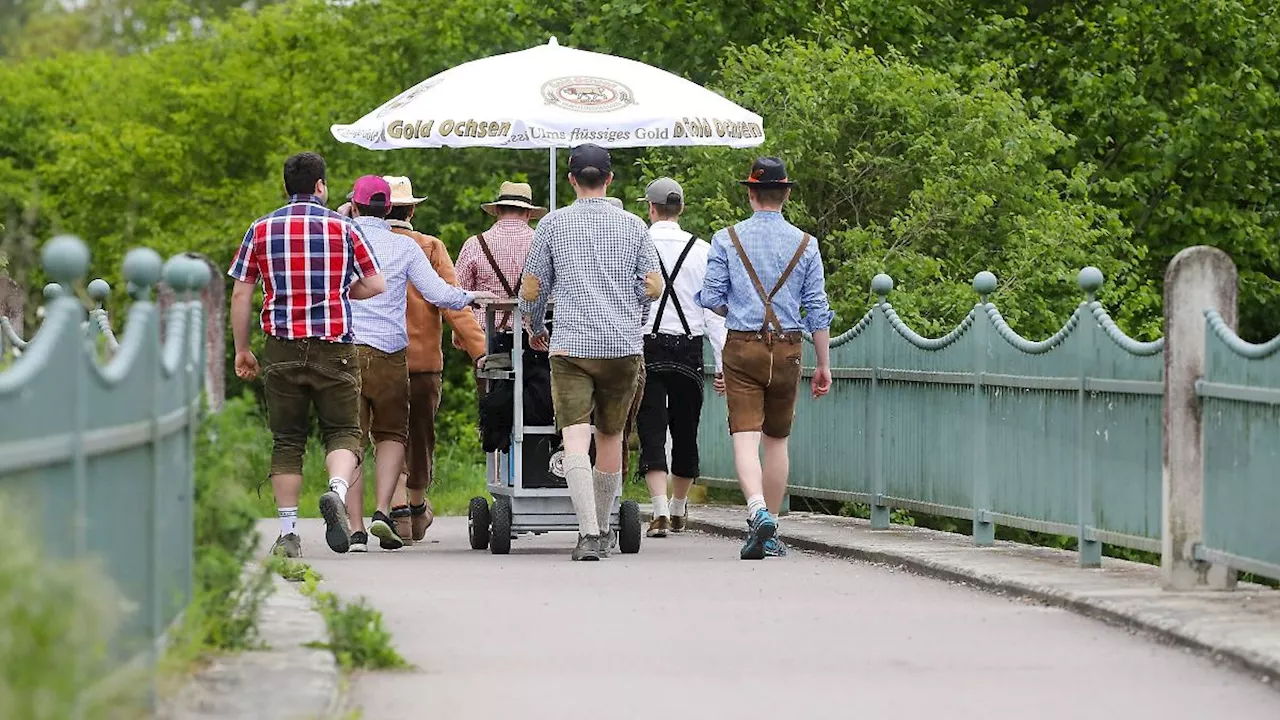 Bayern: Nach wechselhaftem Wetter: Sonnenschein zum Vatertag