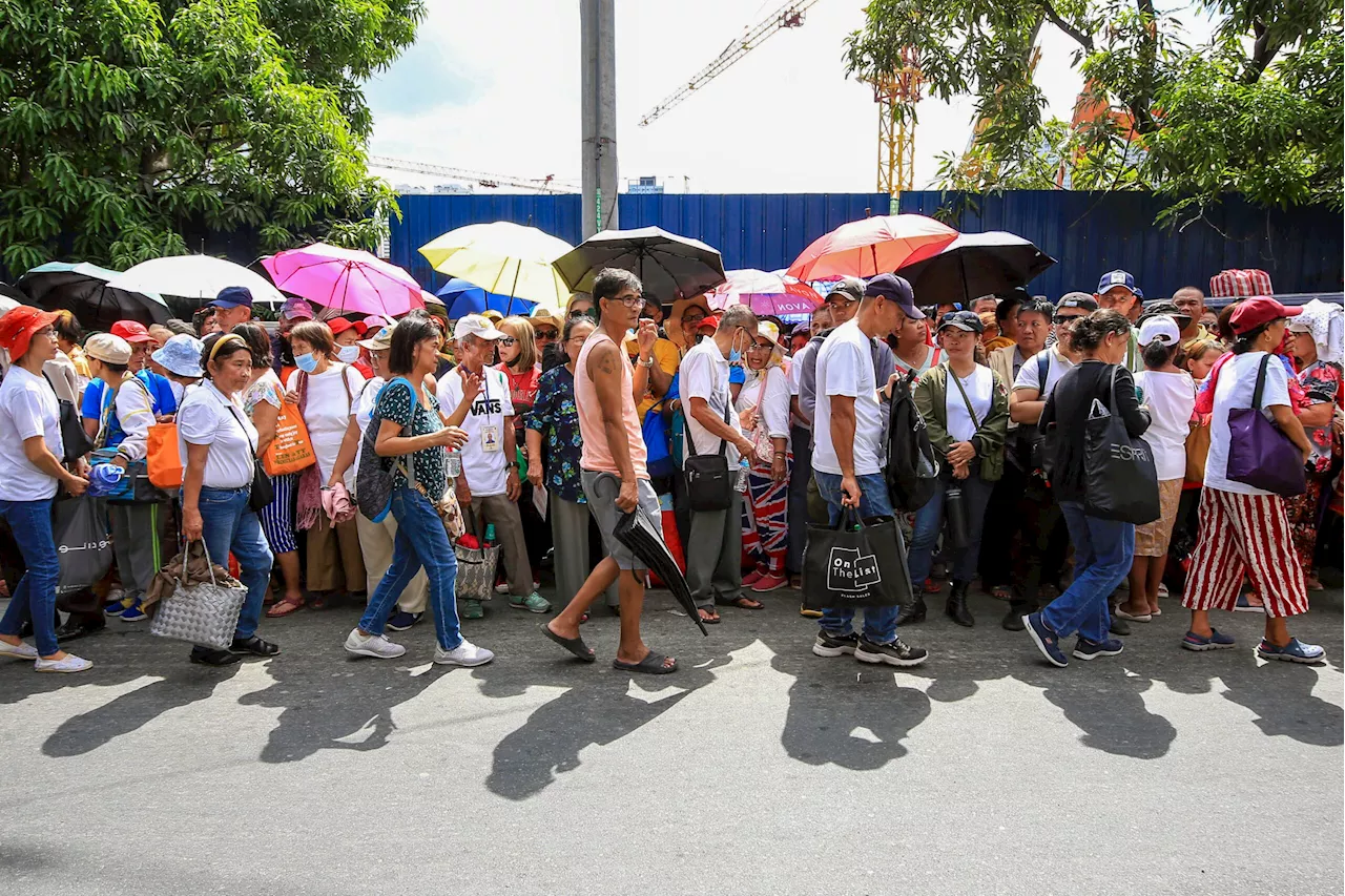 Hundreds flock to Bangko Sentral to claim ‘hidden wealth’