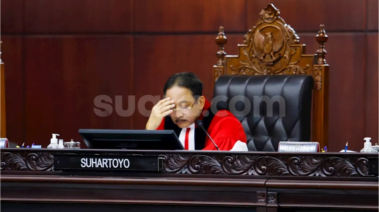 Kuasa Hukum KPU Kena Kritik Ketua MK Gegara Penulisan Dokumen Tak Rapi