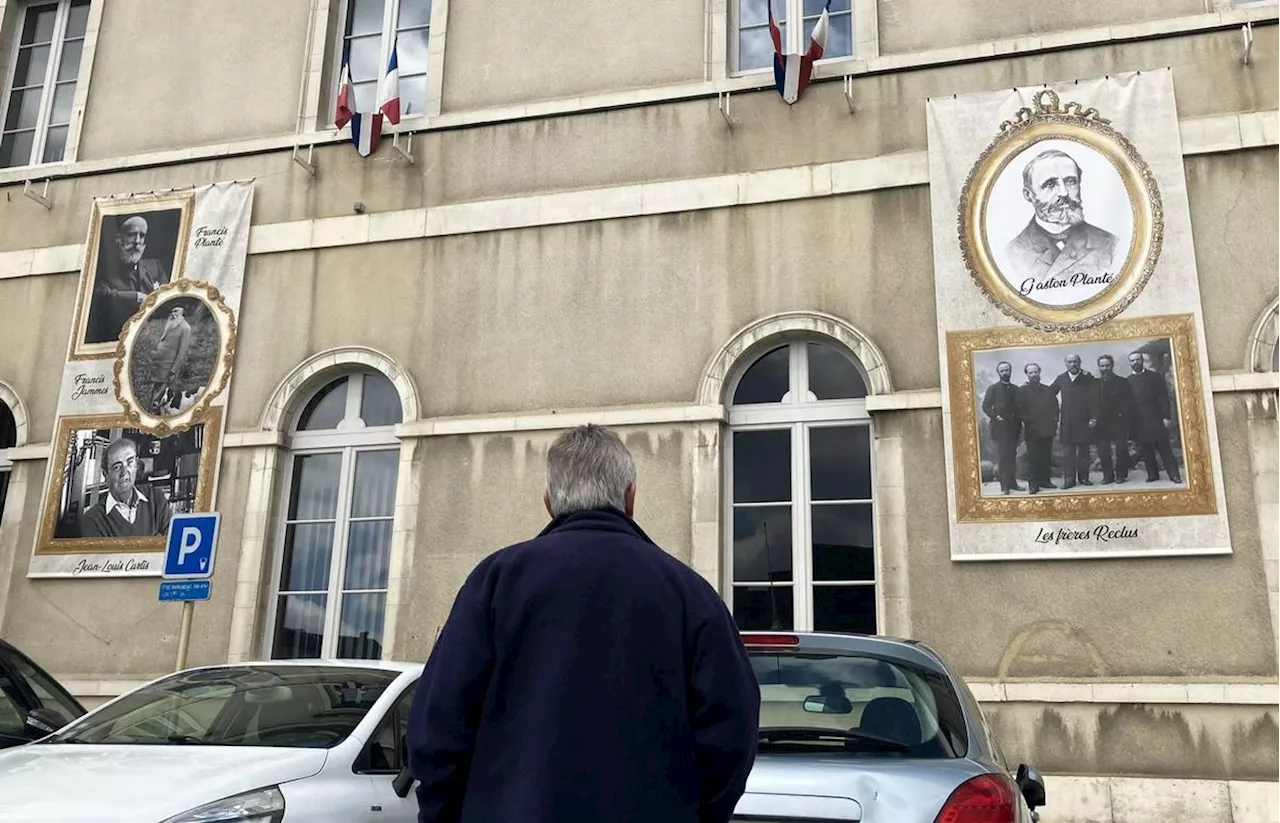 Orthez : de grandes figures orthéziennes habillent la façade de l’hôtel de ville