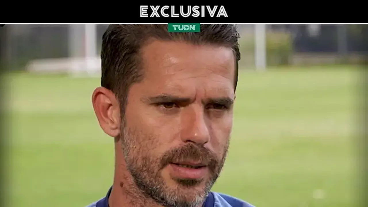 Fernando Gago revela que a Chicharito no le aseguró ser titular en Chivas