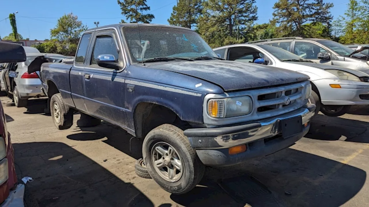 Junked 1995 Mazda B4000