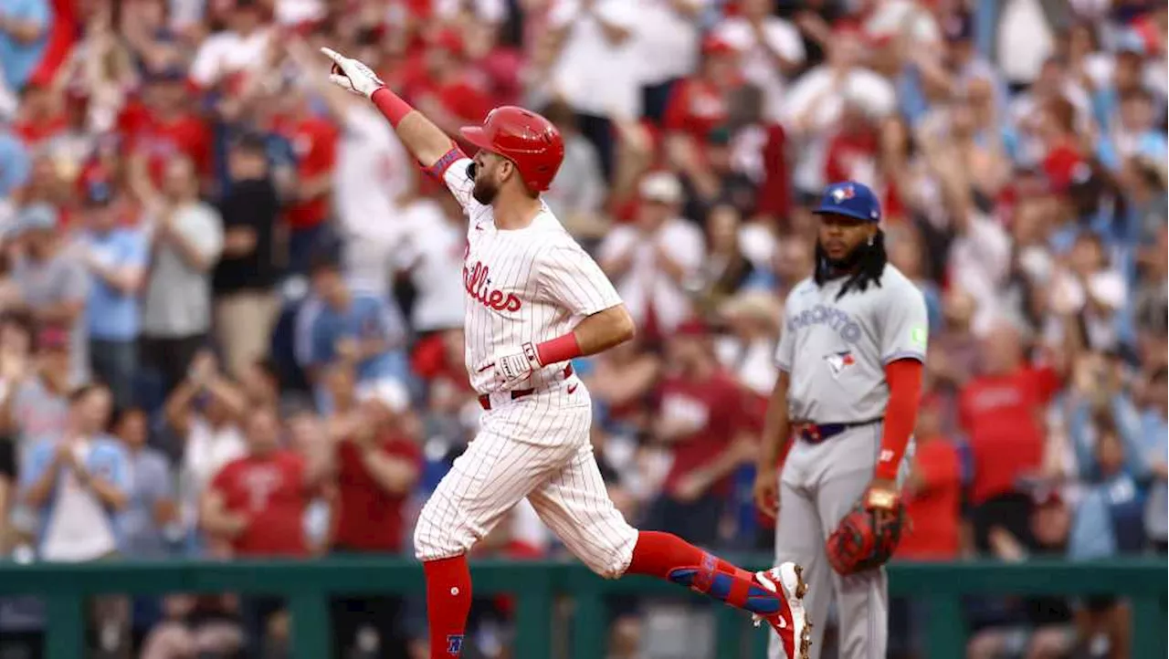 Phillies remain red hot, take down Blue Jays 10-1 en route to seventh straight victory