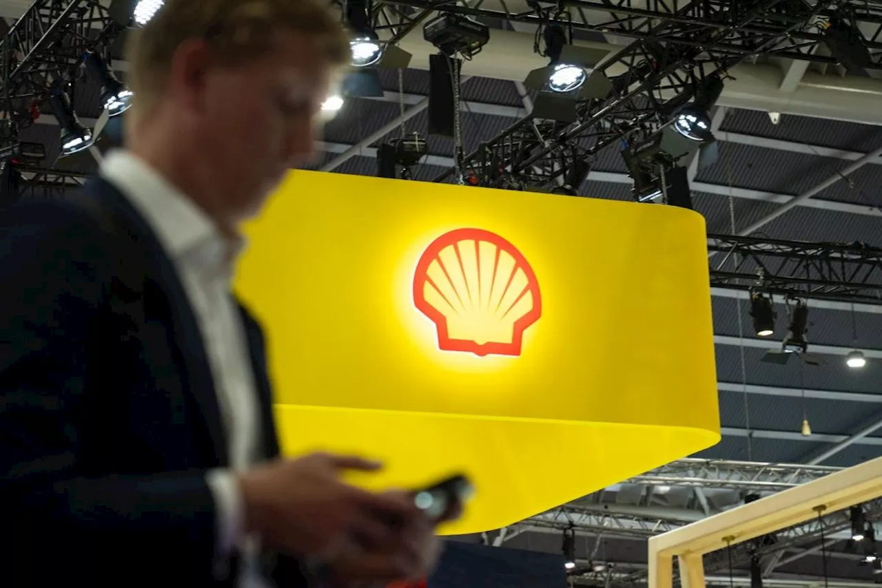 Shell Agrees to Sell Singapore Assets to Glencore-Indonesian JV
