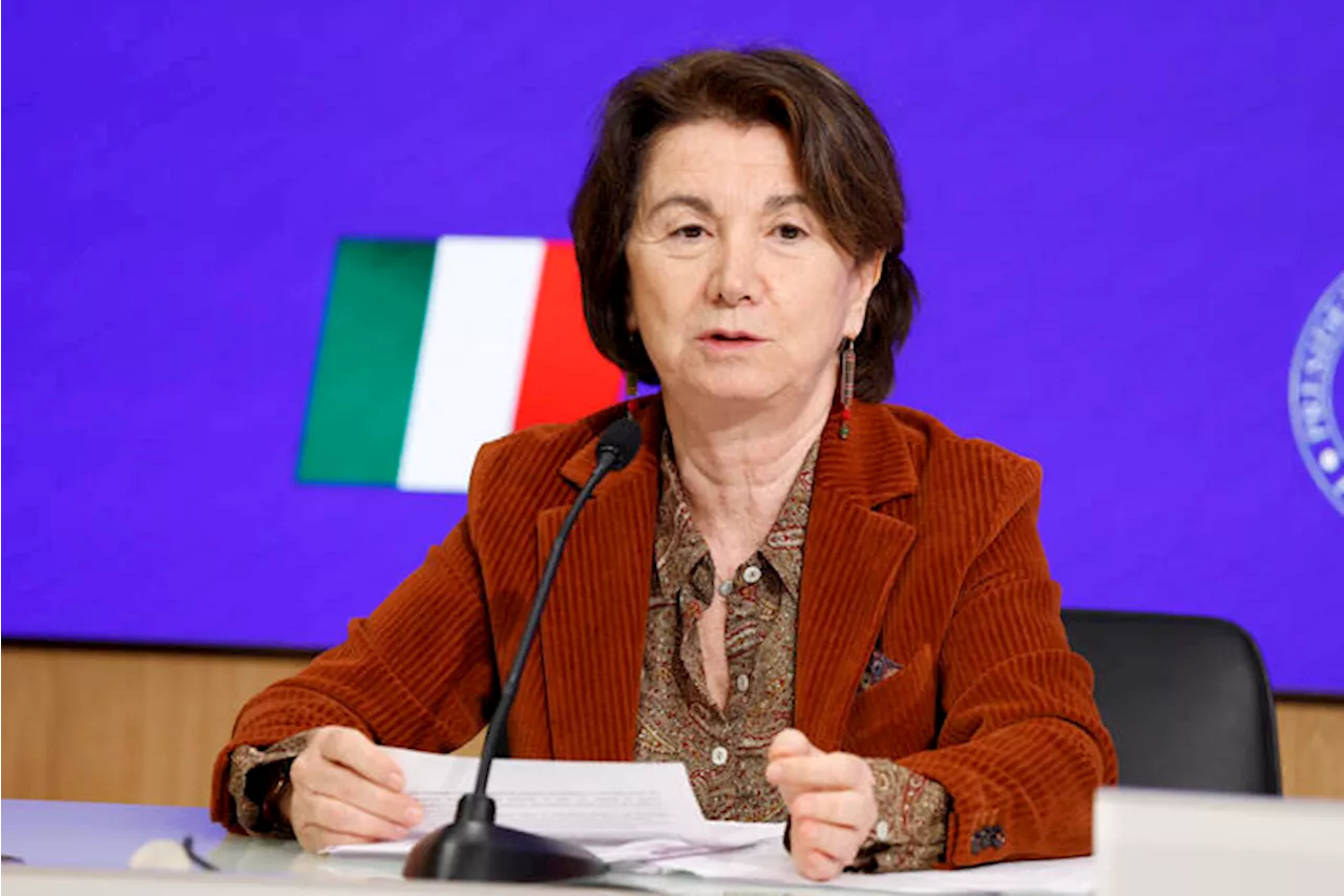 La ministra Roccella contestata durante gli Stati Generali della Natalità