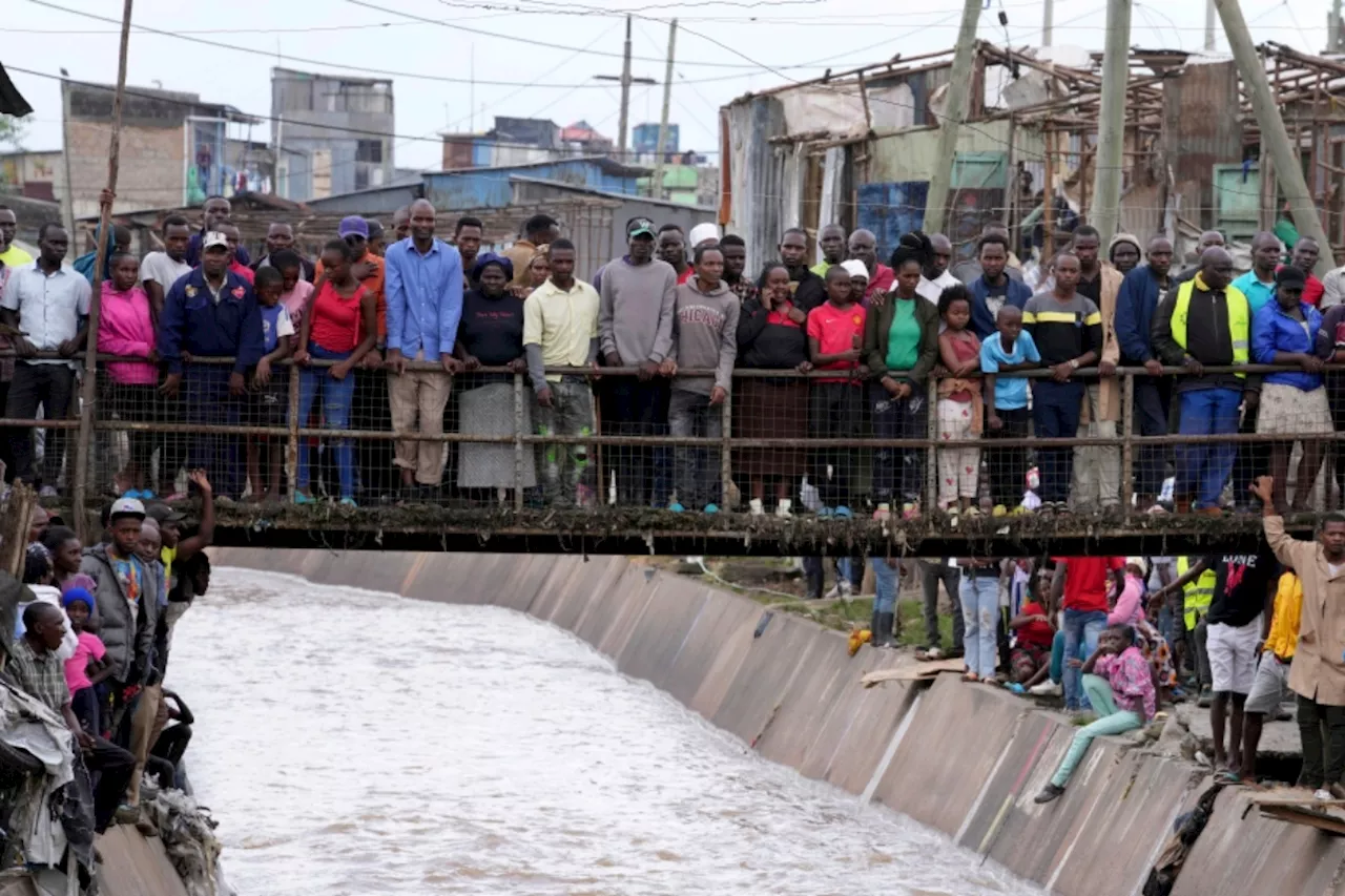 Kenya’s government demolishes houses in flood-prone areas, offers $75 in aid