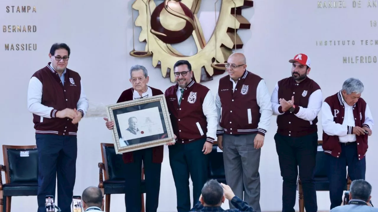 IPN brinda homenaje a Jacinto Licea, entrenador en jefe de los equipos de futbol americano