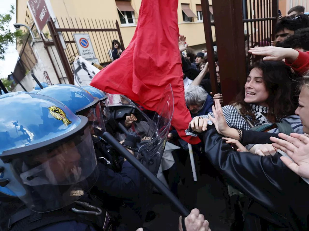 Nuova occupazione a La Sapienza: in 300 prendono la facoltà di Scienze politiche