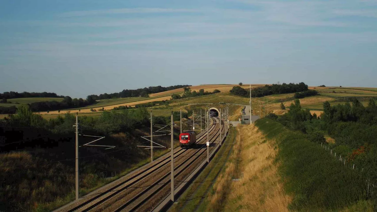 Autopistas ferroviarias a golpe de clic: la conexión fija entre España y Europa para la movilidad de la era digital