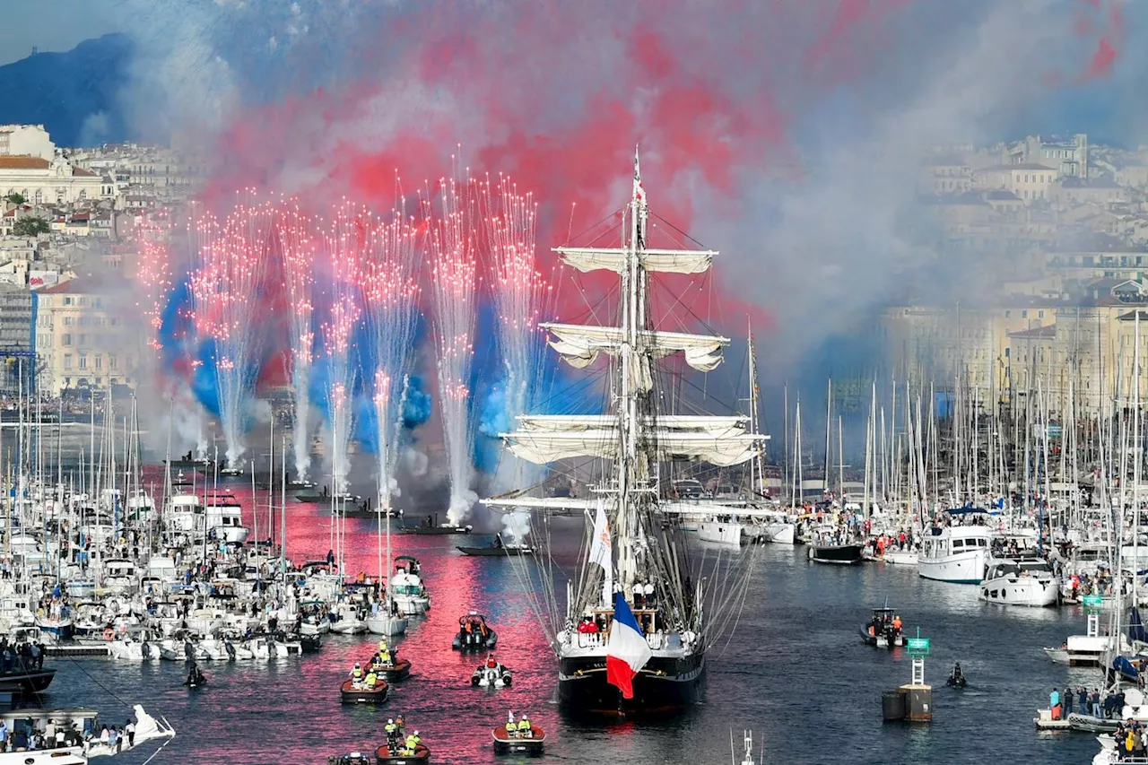 Paris 2024 : à Marseille, la flamme olympique débute son épopée en France