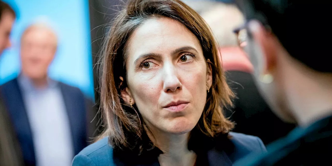 Européennes : Valérie Hayer va porter plainte contre Manon Aubry