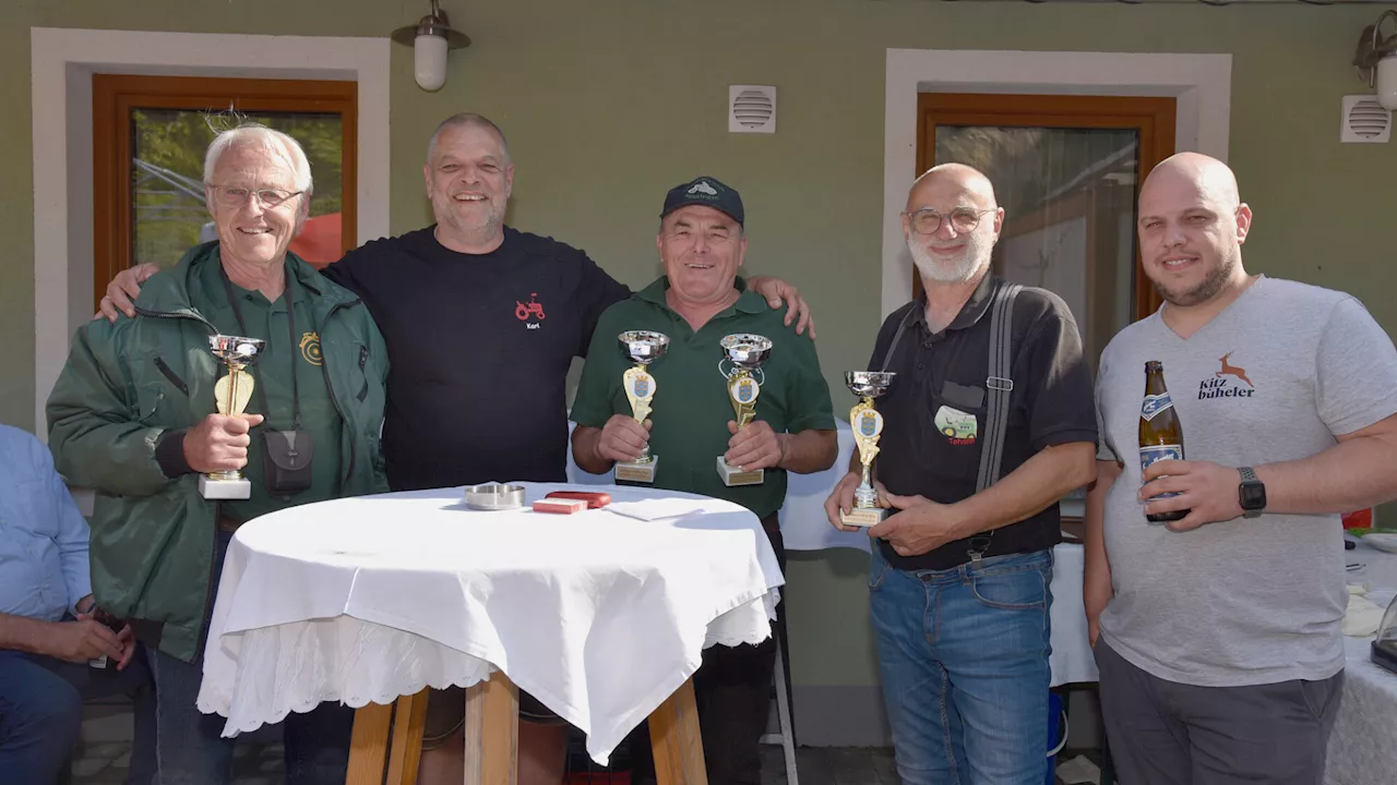 Die Töff-Töff-Truppe aus Hohenwarth tuckerte mit Pokal heim