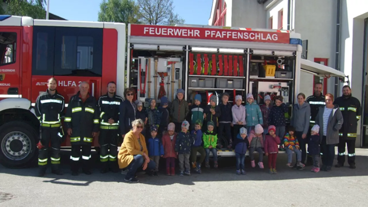 Erste Löschversuche für Kinder in Pfaffenschlag